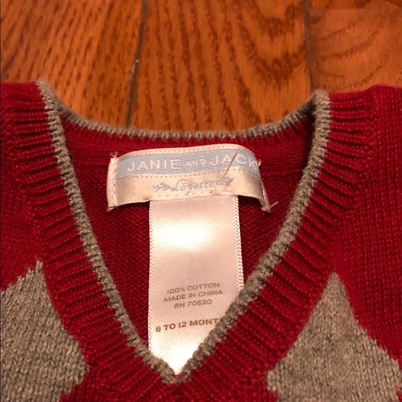 ♥️Janie & Jack 6-12 month vest red argyle Christmas 🎄 or Valentine’s ♥️💕 baby! - Picture 2 of 2
